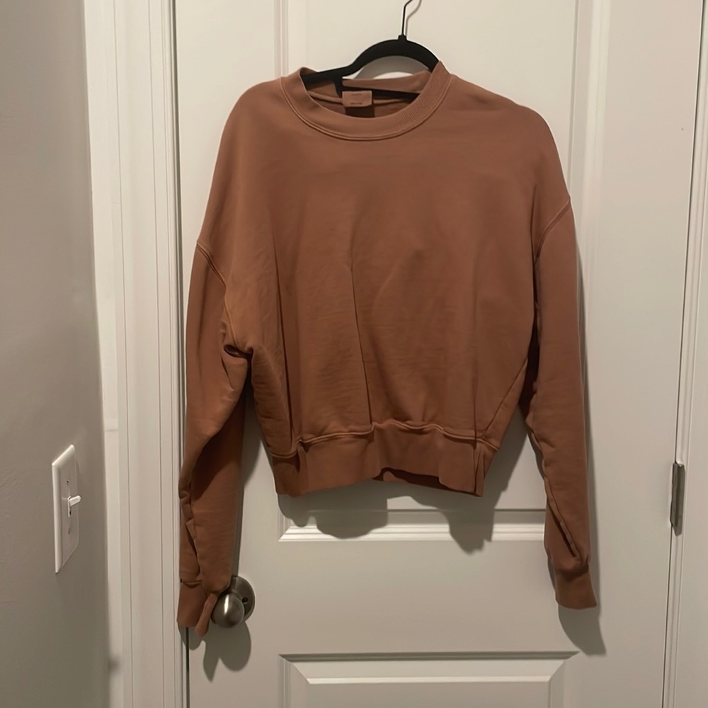 SKIMS crewneck sweatshirt. Camel size L wash, never worn